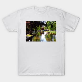 Bourton on the Water Cotswolds England UK T-Shirt